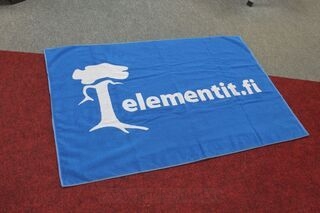 Elementit.fi kudottu pyyheliinalla 